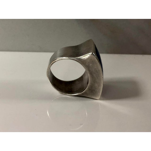 1990s 1990s Peruvian Sodalite Sterling Silver Cocktail Ring, Size 7.25 For Sale - Image 5 of 11
