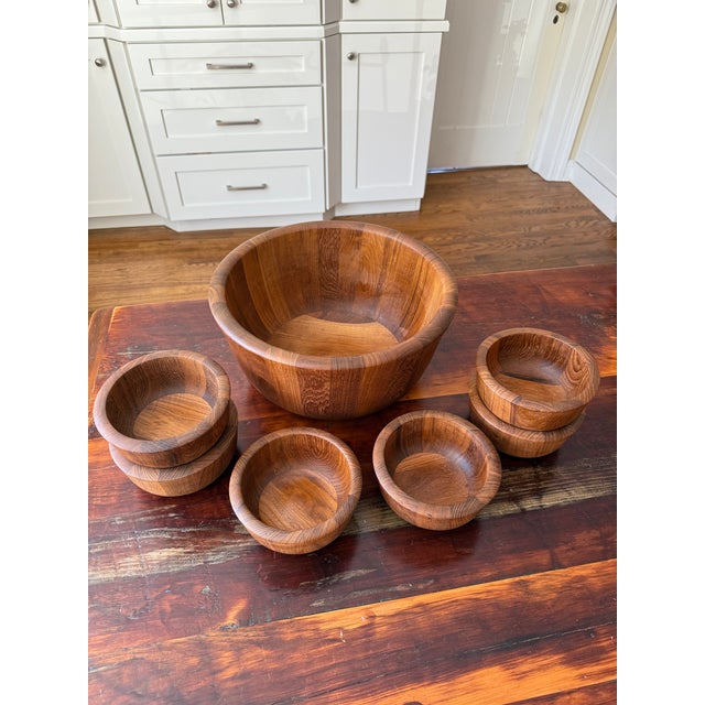 Mid-Century Modern Vintage Dansk Jens Harald Quistgaard Ihq Teak Salad Centerpiece Bowl and Six Serving Bowls - Set of 7 For Sale - Image 3 of 15