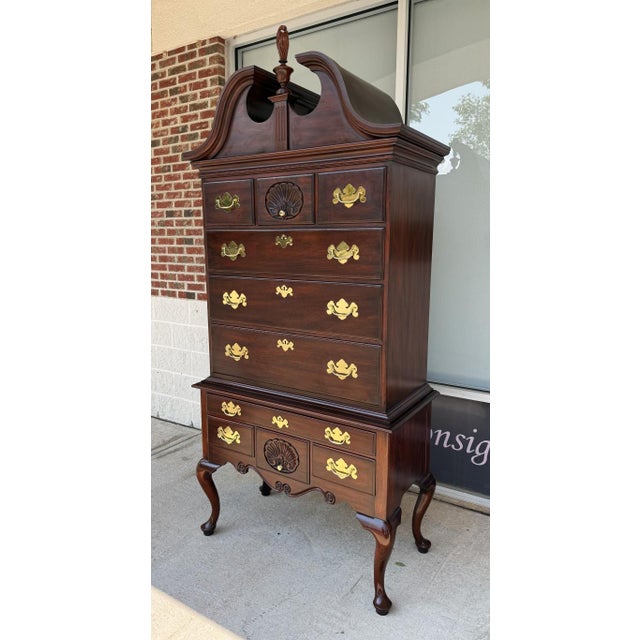American 1990s Henkel Harris Solid Mahogany Highboy Model No. 145, 146, and 147 For Sale - Image 3 of 18