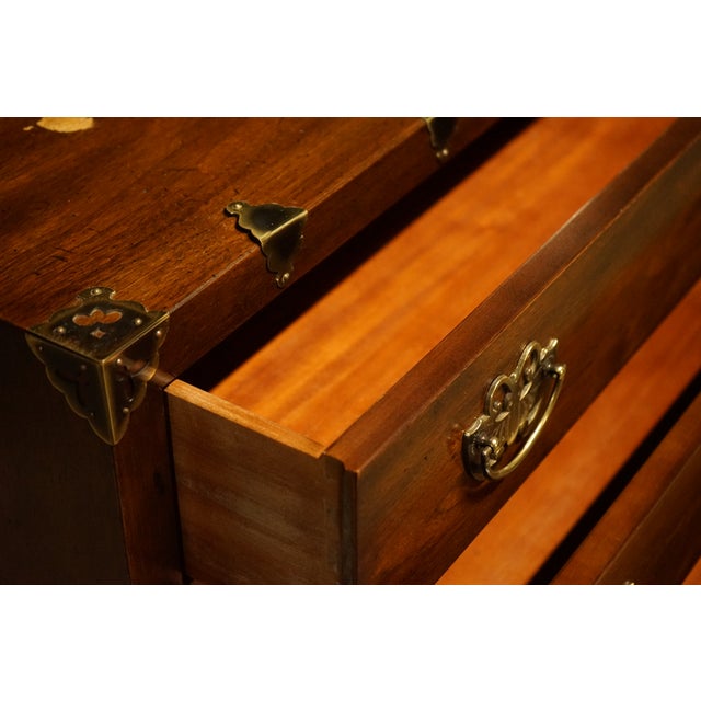 1970s Henredon Asian Inspired 3 Drawer Bachelors Chest. For Sale - Image 13 of 13