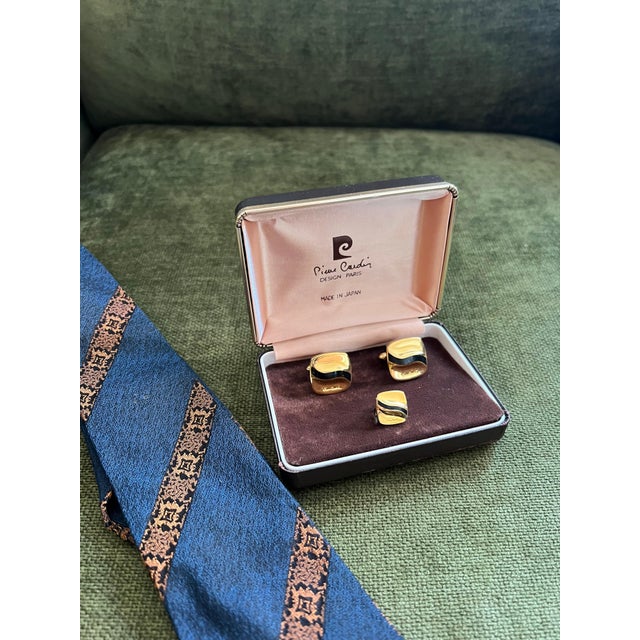 Pierre Cardin Rare Vintage PIERRE CARDIN CUFFLINKS & Tie Pin In Original Case Circa "1960" For Sale - Image 4 of 18
