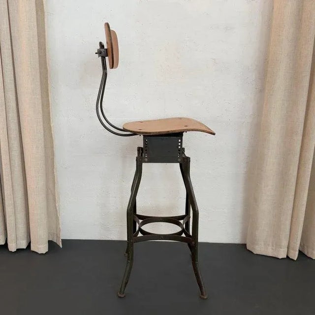 1940s Industrial Height Adjustable Stool by Toledo Metal Furniture Co. For Sale - Image 5 of 9