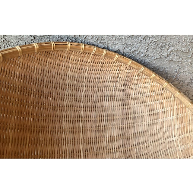 Late 20th-Century Nicely-Sized Contemporary Winnowing-Style Handwoven Bamboo Basket For Sale - Image 14 of 17