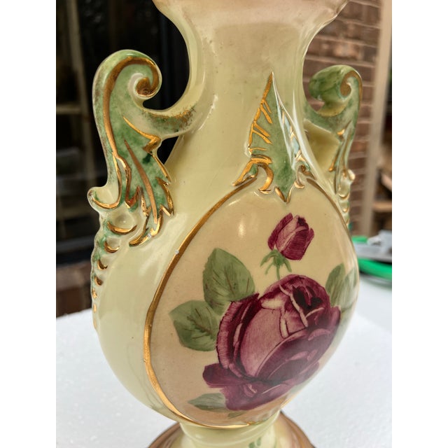 English 1970s Creamed Colored Ceramic Lamp With Rose Details For Sale - Image 3 of 7