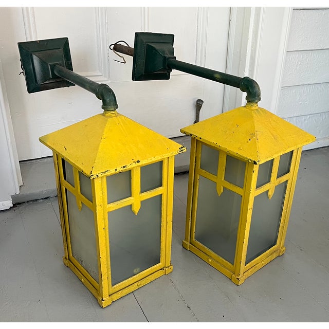 Antique Early 20th C. Aesthetic Movement Mission or Mackintosh Style Outside Iron Wall Lanterns - A Pair For Sale In New York - Image 6 of 18