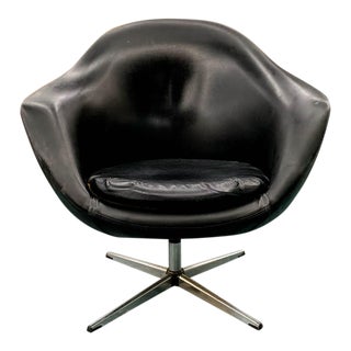 Mid Century Swivel Pod Chair - Overman For Sale