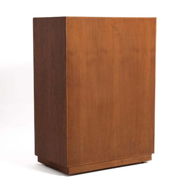 t.h. Robsjohn Gibbings Widdicomb Walnut Spear Handle Five Drawer Chest Dresser For Sale In Philadelphia - Image 6 of 18