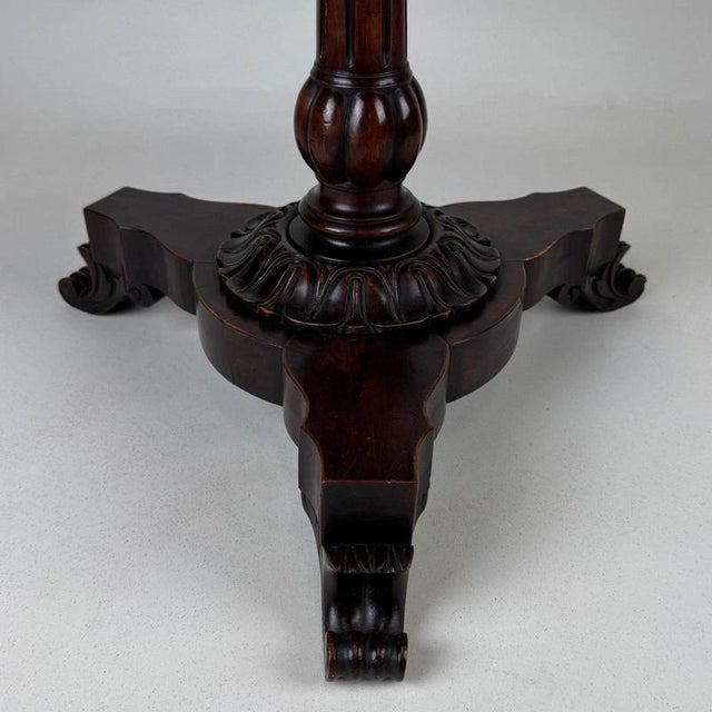 2000 - 2009 19th Century English Round Mahogany Tripod Side Table For Sale - Image 5 of 7
