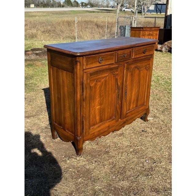 19th Century French Country Louis XV Solid Walnut Sideboard / Buffet For Sale - Image 15 of 16