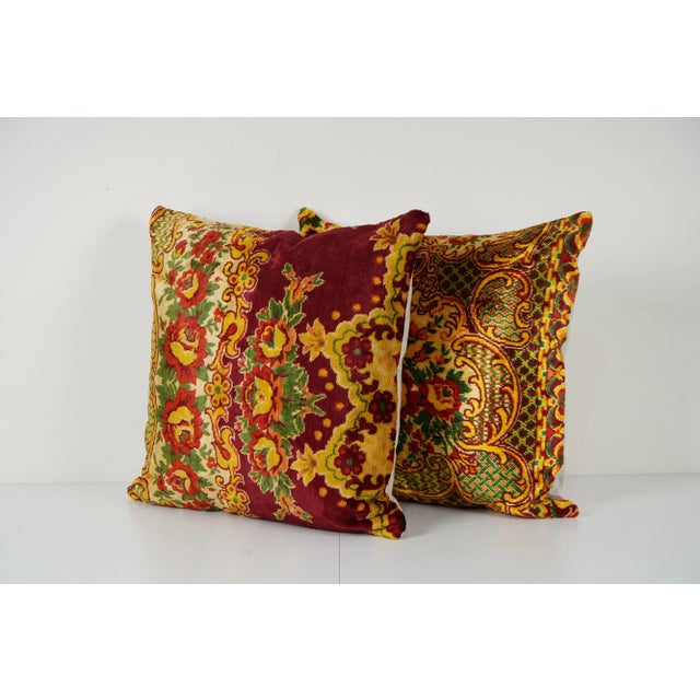 Mid-Century Modern Turkish Velvet Floral Pillow Cover - A Pair For Sale - Image 3 of 4