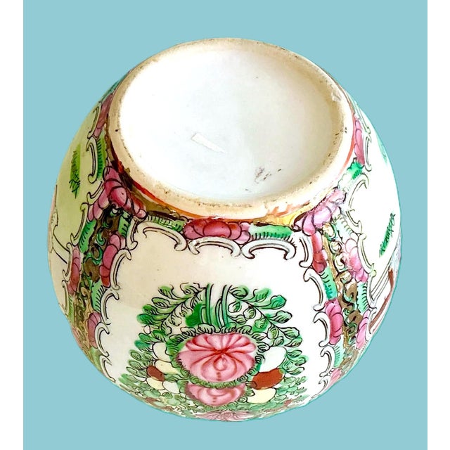 1950s Famille Rose / Rose Medallion Chinese Vase For Sale - Image 9 of 10