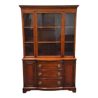 Bernhardt Furniture Solid Mahogany Traditional Duncan Phyfe Style 44" China Cabinet For Sale