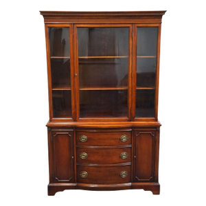 Bernhardt Furniture Solid Mahogany Traditional Duncan Phyfe Style 44" China Cabinet