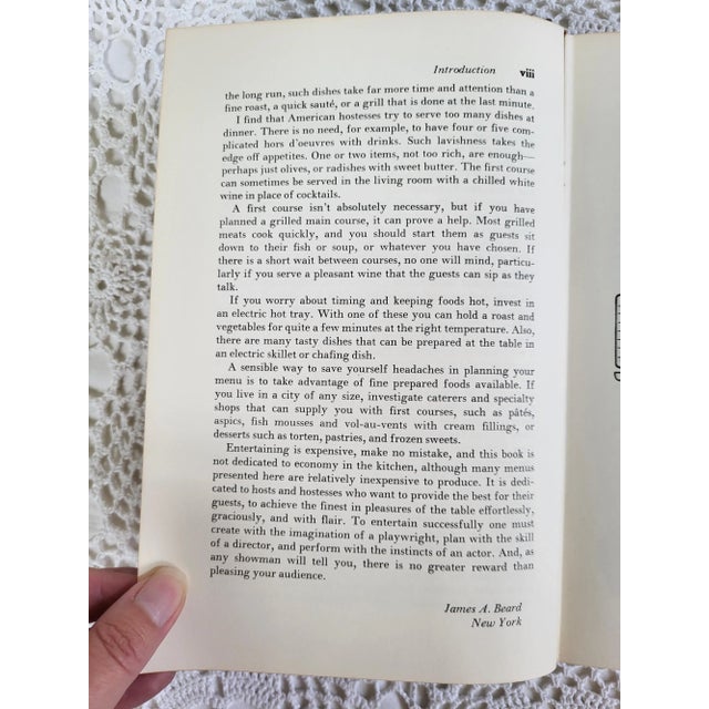 1965 James Beard Menus for Entertaining Cookbook For Sale In Baltimore - Image 6 of 12