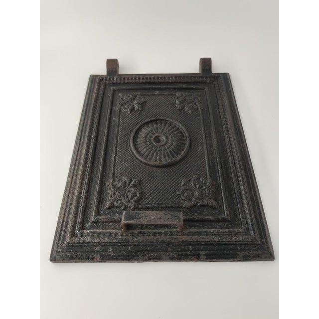 Vintage Cast Iron Fireplace Plate, 1950s, in Very Good conditions. Designed 1950 to 1959