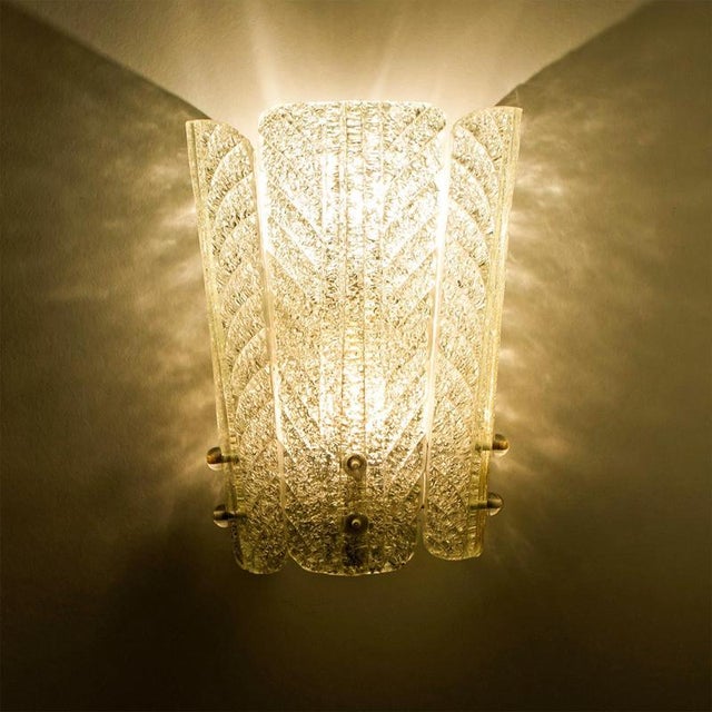 Gold Inclusions Glass and Brass Wall Light in the style of Barovier & Toso, 1960s For Sale - Image 11 of 16