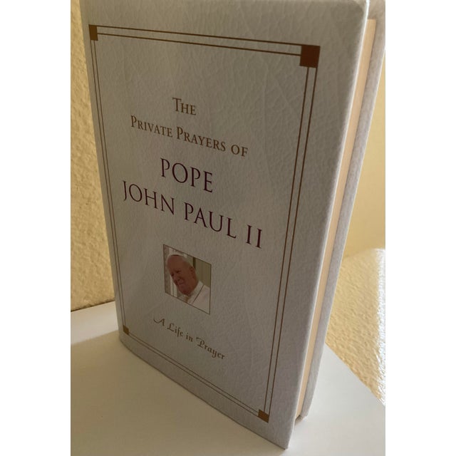 This is the most commonly sold 2002 Atria volume, and its pricing gives a reliable benchmark A profoundly rare and...