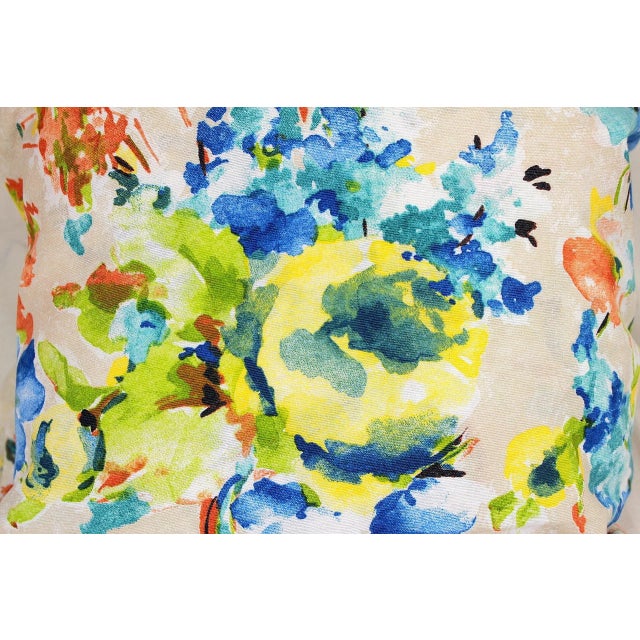 Just like a painting by an artist who doesn´t shy away from intense hues, Floral garden lumbar, from SABDECO, is a...