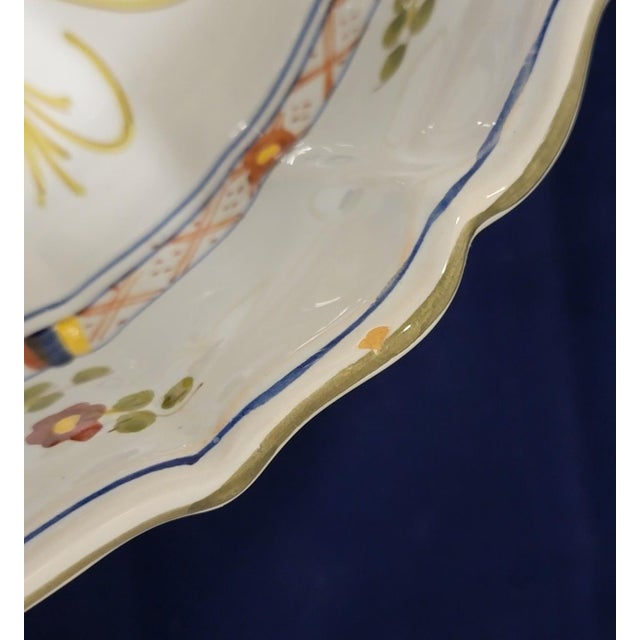 1960s Vintage Amm Faenza Garofano Large Pasta Bowl - Hand-Painted Italian Majolica - Italy For Sale - Image 5 of 9