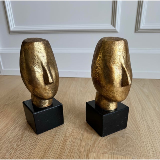 Pair of Villa & House Alberto Statues / Sculptural Bookends | Cycladic-Inspired Gold Leaf Metal on Black Marble Bases, Heavy For Sale In Chicago - Image 6 of 9