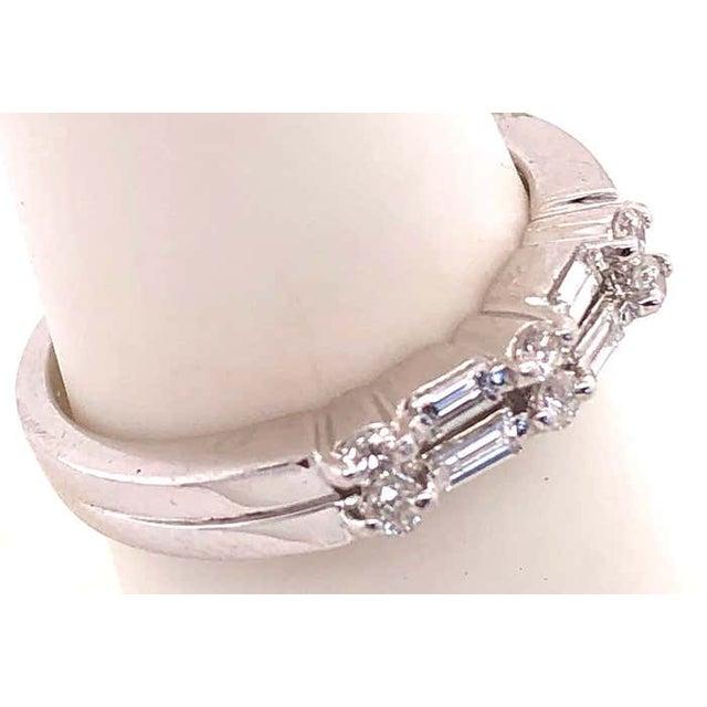 14 Karat White Gold Diamond Wedding Bridal Anniversary Band Ring 0.50 TDW, Size 6.75 For Sale In New York - Image 6 of 9