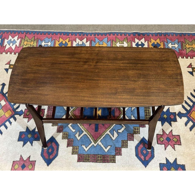 English Coffee Table in Mahogany and Beech, 1970s, in Good conditions. Designed 1970 to 1979