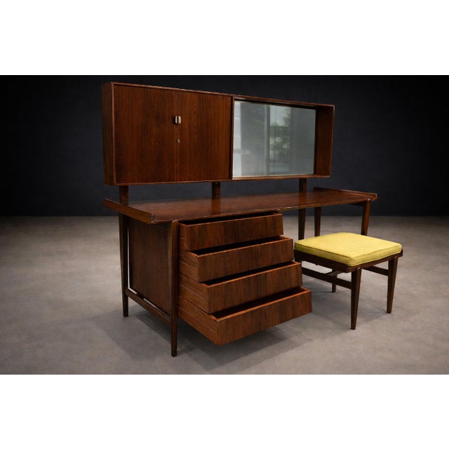 Wood Brazilian Modern Dresser With Stool in Rosewood, Carlo Hauner for Forma, 1950s For Sale - Image 7 of 16