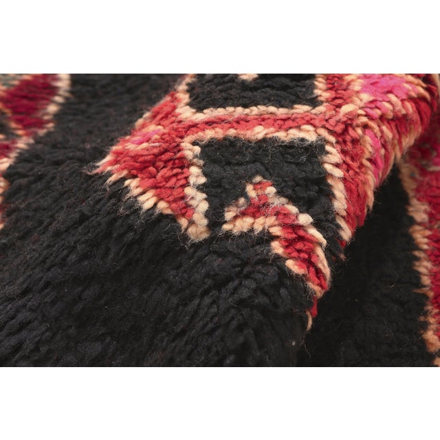 Vintage Taznakht Moroccan Rug, 02'10 X 08'03 For Sale In Dallas - Image 6 of 10