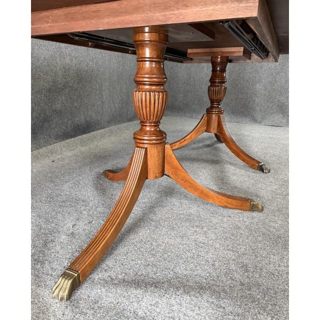 Late 20th Century Incredible Banded Top Flamed Mahogany Dining Table With 2 Leaves For Sale - Image 11 of 15