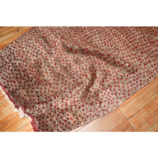 Mid-Century Modern Vintage Zabihi Collection Turkish Tulu Carpet - 4'2" x 6'11" For Sale - Image 3 of 10