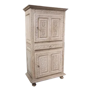 17th Century Painted Oak Homme Debout Cabinet From Southwest France