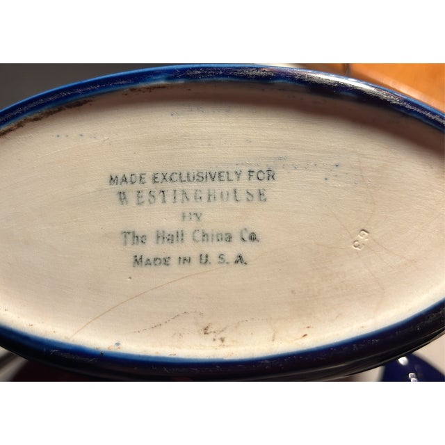 1950s Cobalt Blue Hercules Pitcher and Lid Exclusively Made for Westinghouse by the Hall China Company For Sale - Image 10 of 10