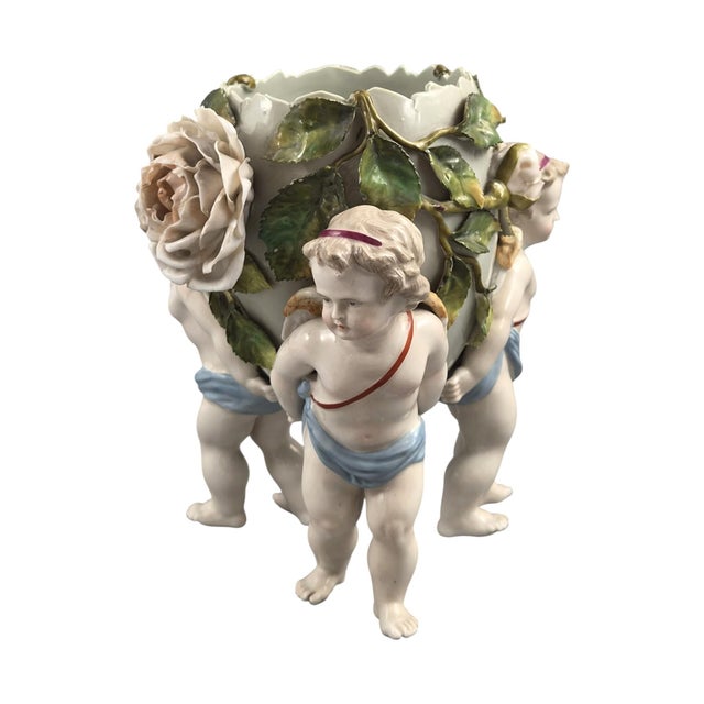 German Sitzendorf Porcelain Cherub Egg Vase, 1902 For Sale - Image 5 of 11