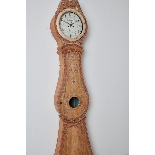 Wood Gustavian Long Case Clock in Hand-Carved Pine, Sweden, 1790 For Sale - Image 7 of 11