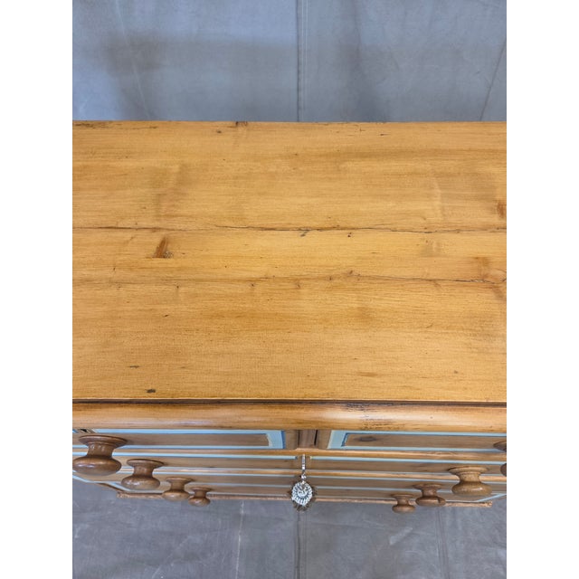 Antique English Edwardian Natural Pine Chest of Drawers With Blue French Line For Sale - Image 9 of 14