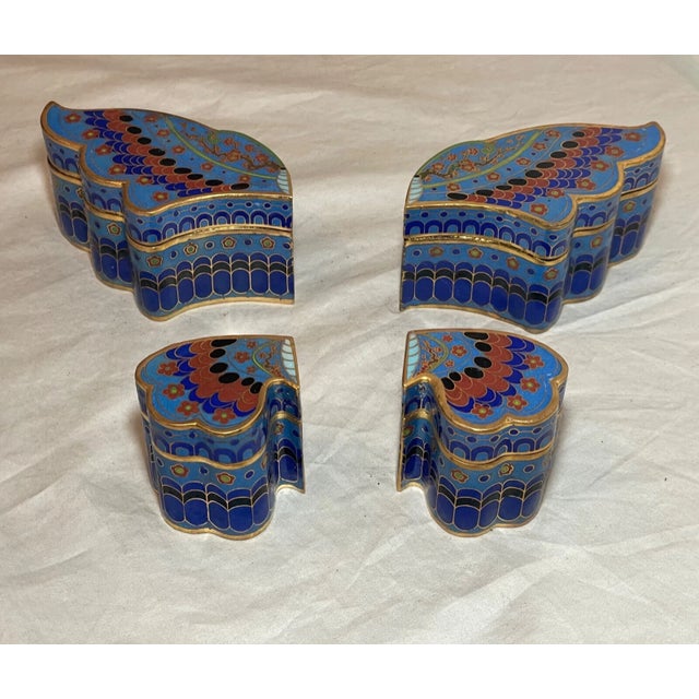 1980s Large Vintage Handmade Chinese Cloisonné Enamel Brass Butterfly Trinket Box Jar For Sale - Image 5 of 10