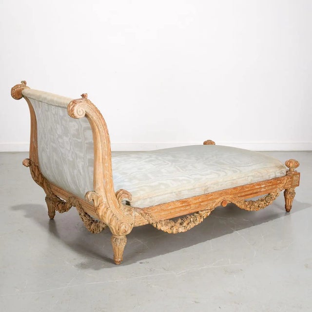 French 19th Century Carved Louis Philippe Lit De Repos or Daybed For Sale - Image 3 of 6