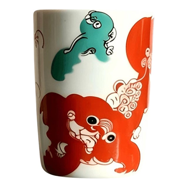 Chinese Ceramic Pot,Qianlong Marked Porcelain Brush Pot Hand Painted Auspicious Foo Dogs Pattern For Sale