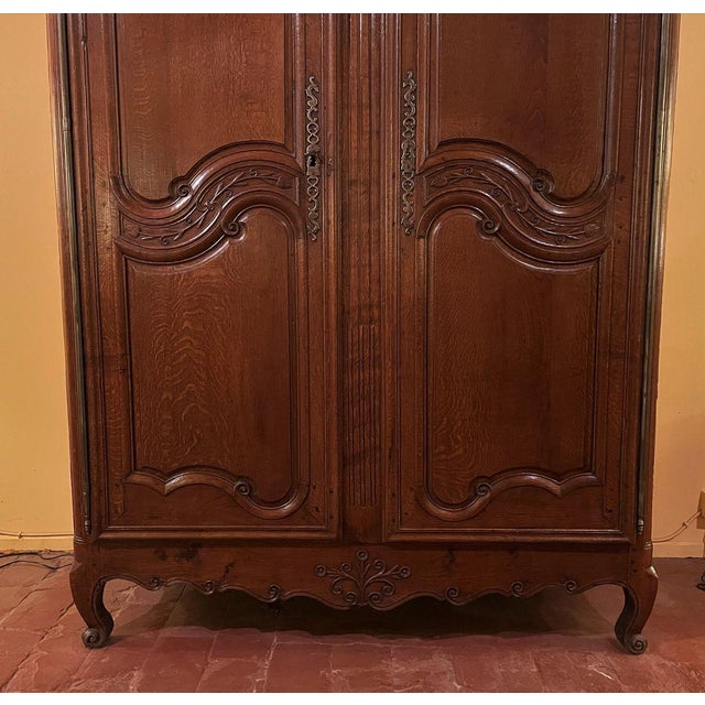 Louis XV French Oak Wardrobe, 18th-Century For Sale - Image 4 of 11