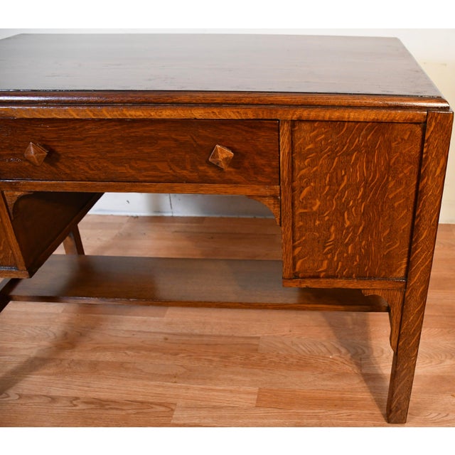 1930s Mission Arts & Crafts Solid Tiger Oak Office Writing Desk / Library Table For Sale - Image 6 of 16