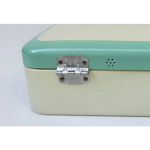 Beige & Mint Green Bread Box, 1950s For Sale - Image 9 of 11