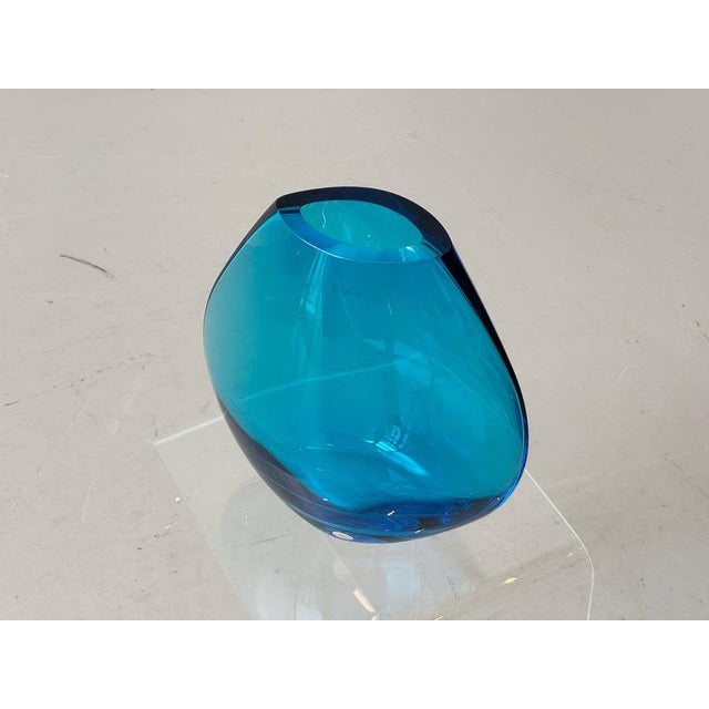 Sarner Cristal Glass Vase in Blue Tinted Studio Glass, Switzerland, 1970s For Sale - Image 3 of 8
