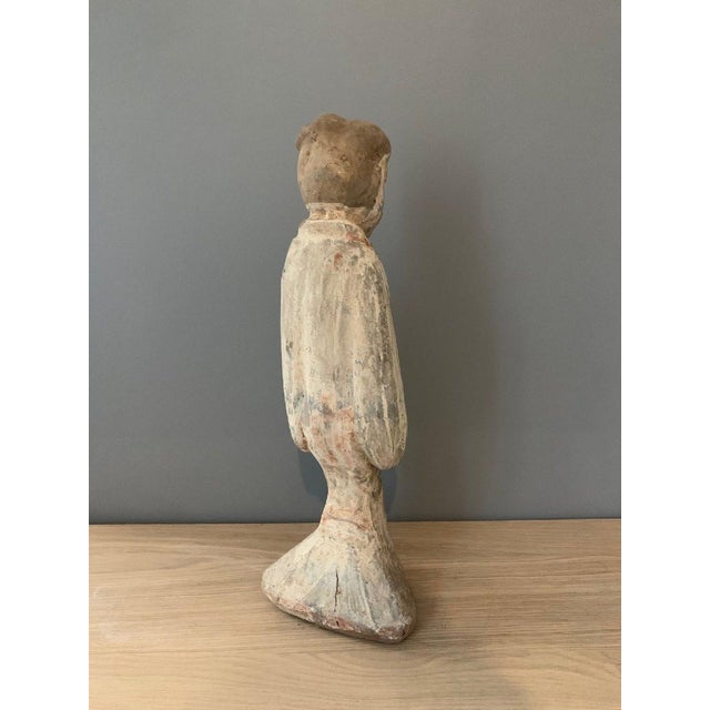 Terracotta sculpture of a court lady, Han Dynasty, 206 BC-220 AD, Mingqi, China, Archaeology For Sale - Image 4 of 7