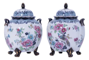 19th Century Pair of Wilton Chinoiserie Lidded Porcelain Ginger Jars