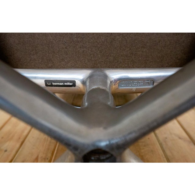 Brown Soft Pad Leather Aluminium EA216 Lounge Chair by Charles and Ray Eames for Herman Miller, 1975 For Sale - Image 8 of 18