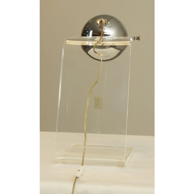 Mid 20th Century Primo' Lucite & Chrome Atomic Eyeball Desk Lamp Manner of Sonneman For Sale - Image 5 of 13