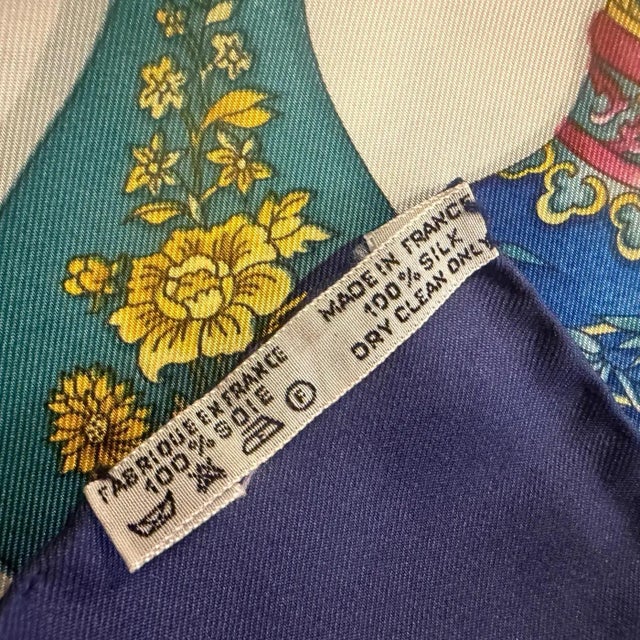 An Iconic 2000s Qu'importe Le Flacon Silk Skarf by Caterine Baschet for Hermès For Sale - Image 12 of 15