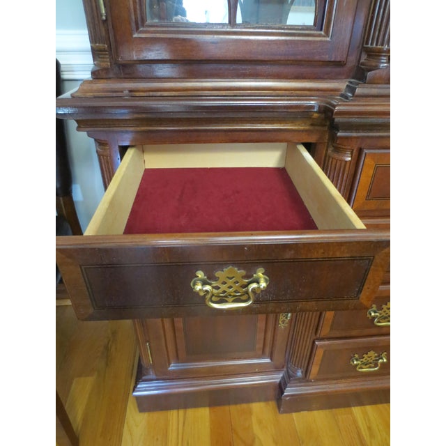 1990s China Cabinet Mahogany With Inlay For Sale In Atlanta - Image 6 of 14