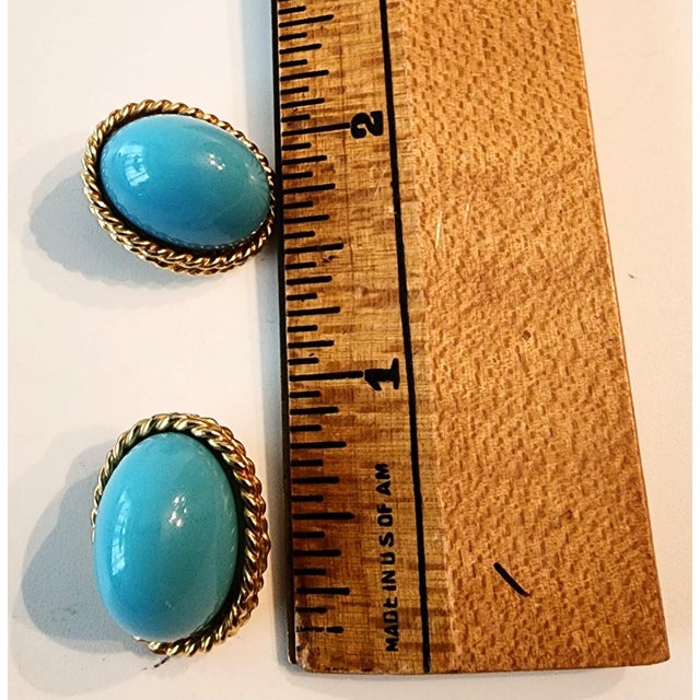 1970s 1970s Les Bernard Turquoise Cabochon and Gold Earrings, A Pair For Sale - Image 5 of 5
