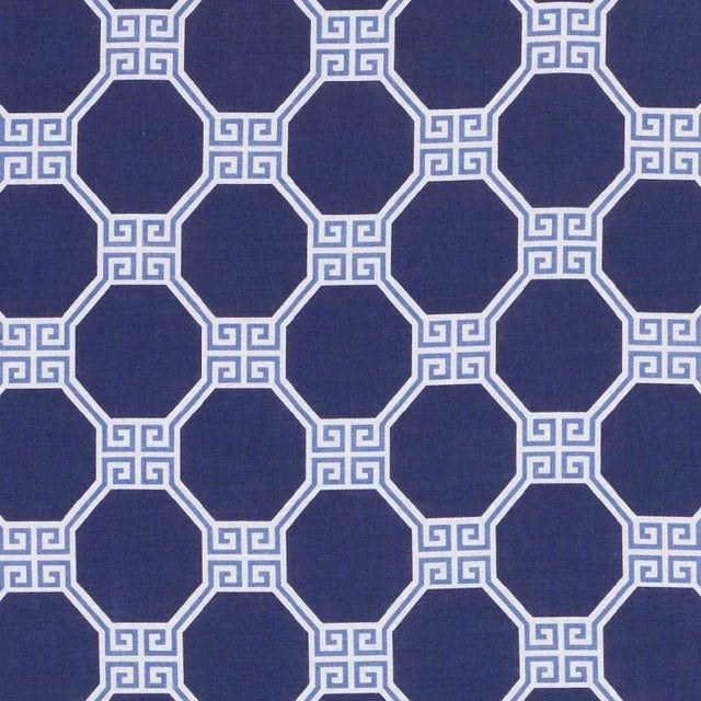 Based on a hybrid Greek key and lattice pattern, this Hollywood Regency-inflected design is reincarnated on linen-ideal...